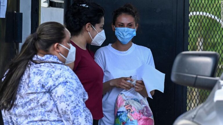 Salvadoran woman freed from jail after 30-year abortion sentence