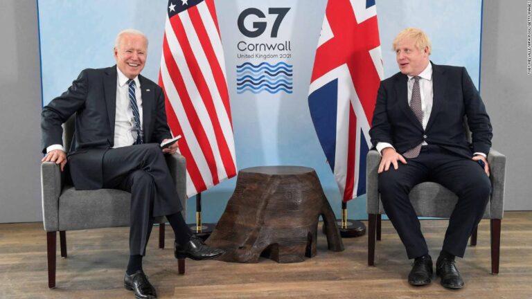 World leaders gather at G7