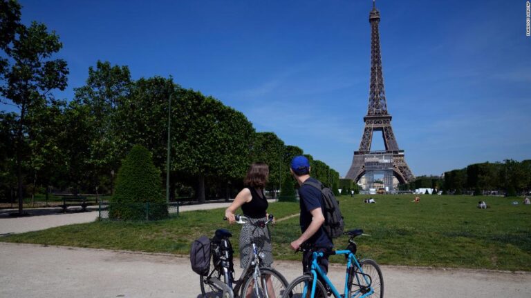 European tourism plummets as delta variant threat continues