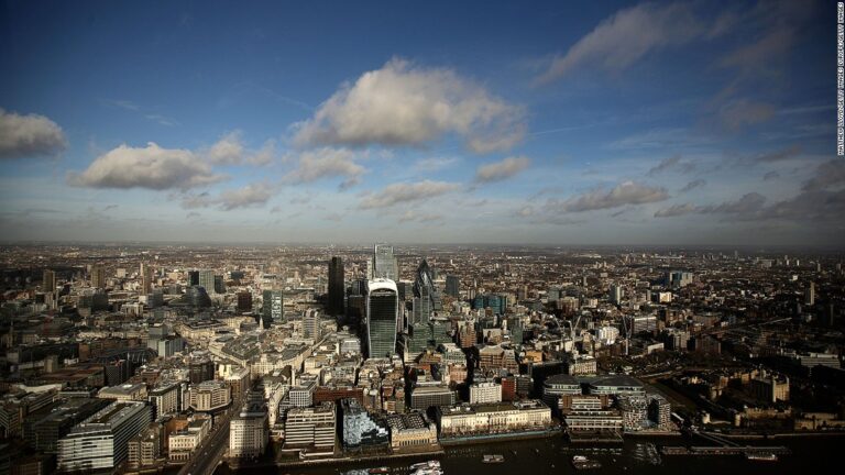 UK covid cases are plummeting but no one really knows why