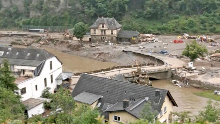 Picturesque German town now choked with mud and debris