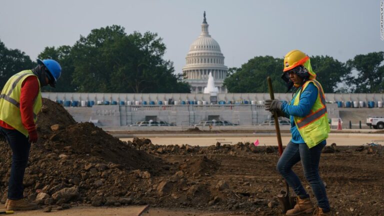 More than 140 business leaders urge lawmakers to pass infrastructure bill