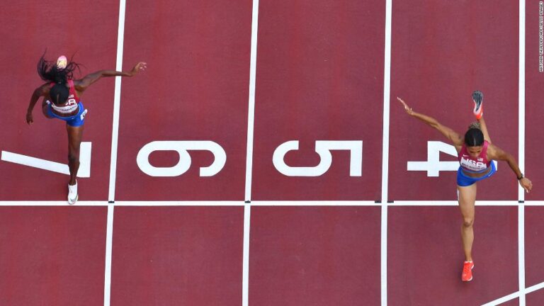 400 meters hurdles records crushed in almost identical fashion