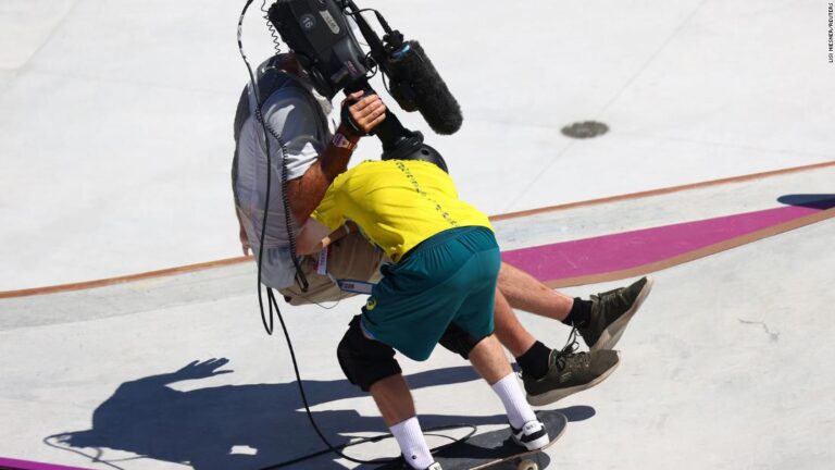 Australian knocks over cameraman during skateboard run