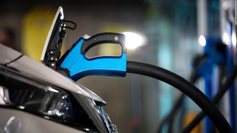 Biden’s electric vehicle sales goal won’t be too hard to reach by 2030