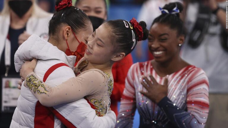 The budding friendship between Chinese and American gymnasts is warming hearts