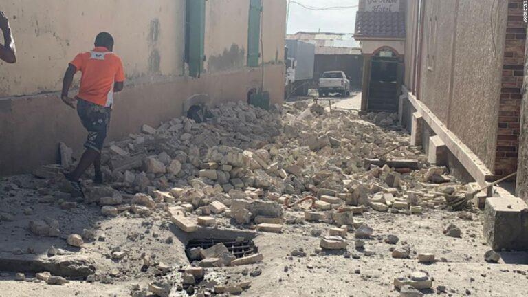 7.2 magnitude earthquake hits near Haiti