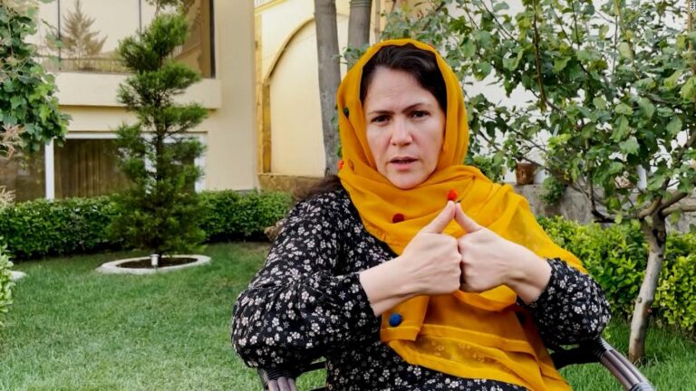 CNN reporter walks the streets of Taliban-controlled Kabul