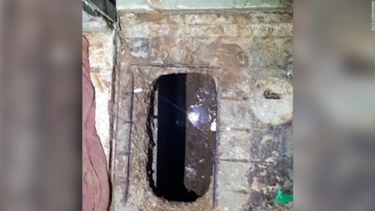 Palestinian prisoners escape from Israeli prison, apparently through a tunnel