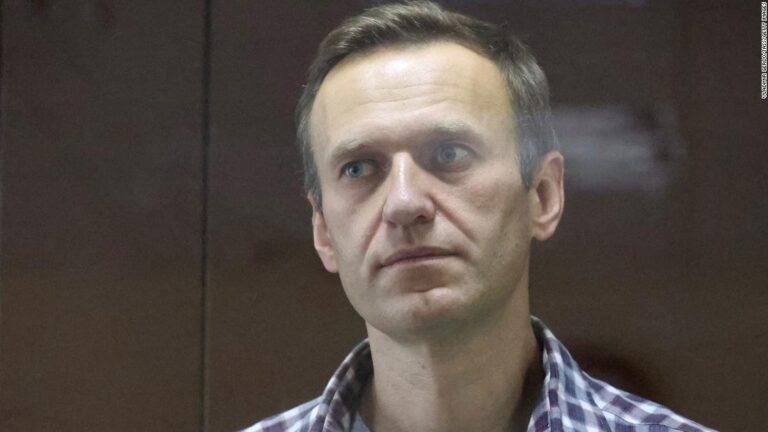 Google and Apple said to have removed Navalny voting app as Russian elections begin