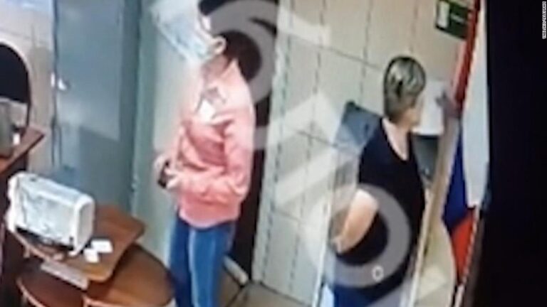 Video shows ballot stuffing during Russia’s parliamentary election