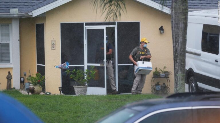 FBI cart away possible evidence from Gabby Petito’s fiancé’s home as the search for him continues