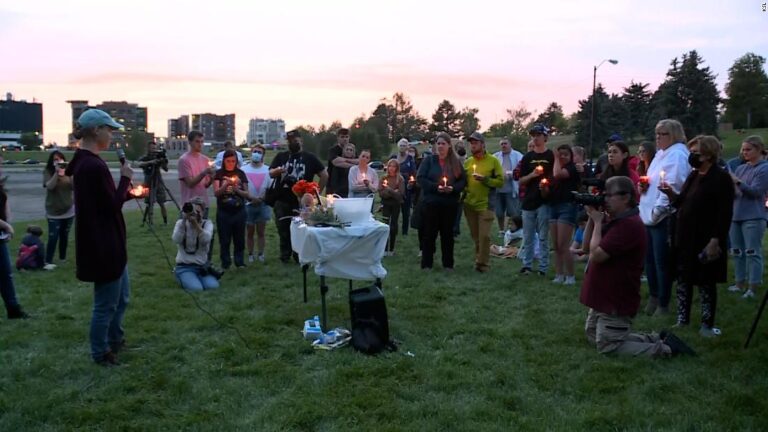 More details revealed about Gabby Petito’s last days as community mourns