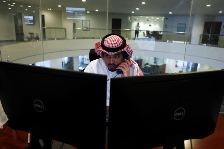 Petrochemical shares boost Saudi stock market 