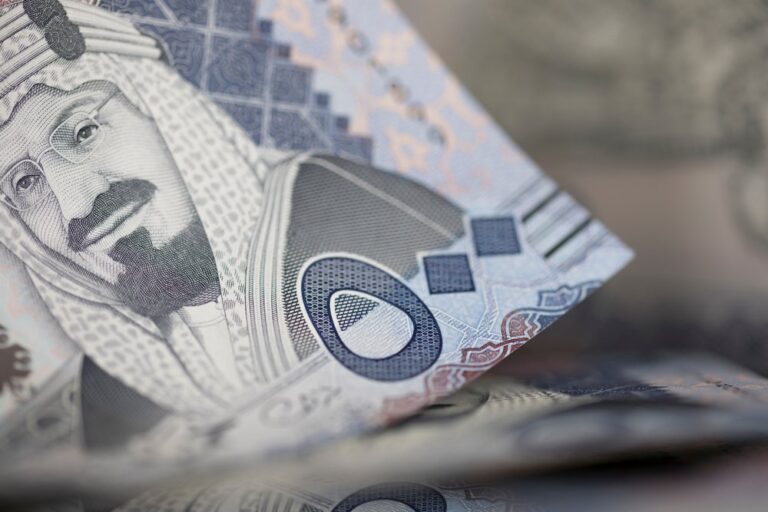 Saudi net foreign assets fall to $437bn in August, central bank data shows