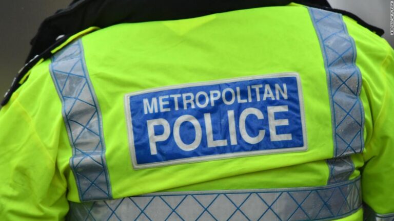 London police warn women to be wary of lone officers after Sarah Everard murder