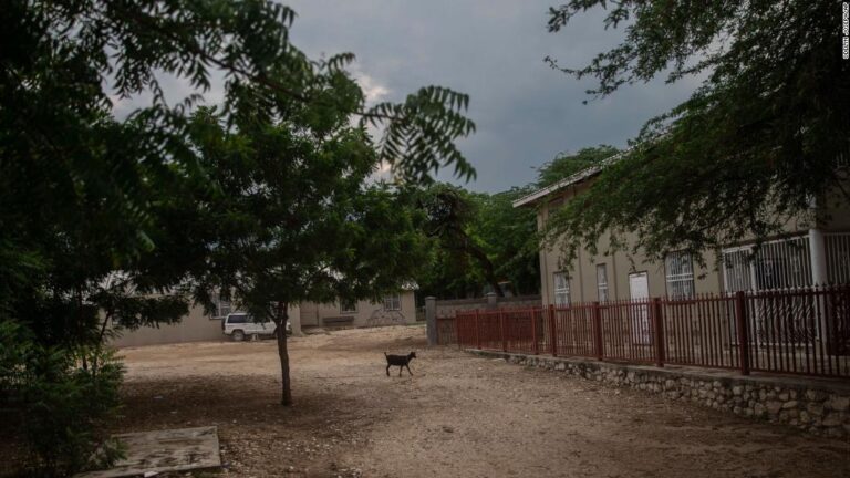 Powerful gang behind kidnapping of 17 US and Canadian missionaries in Haiti, security source says