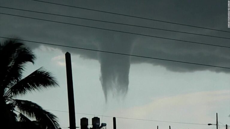 Tornado-like waterspout in Cuba caught on camera