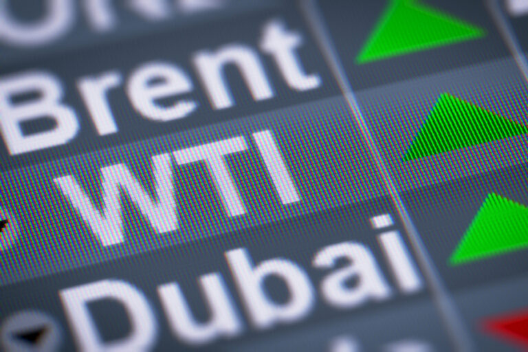 Oil stays near $85 a barrel, Brent set for seventh weekly gain