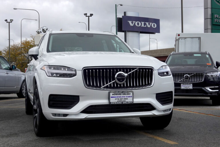 Volvo Cars gives itself $18bn price tag as cuts IPO size