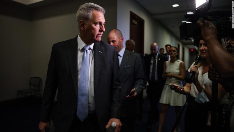 Trump loyalists dangle threat over GOP leader