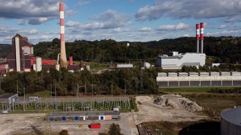 Neighboring power plants showcase country’s green energy ambitions