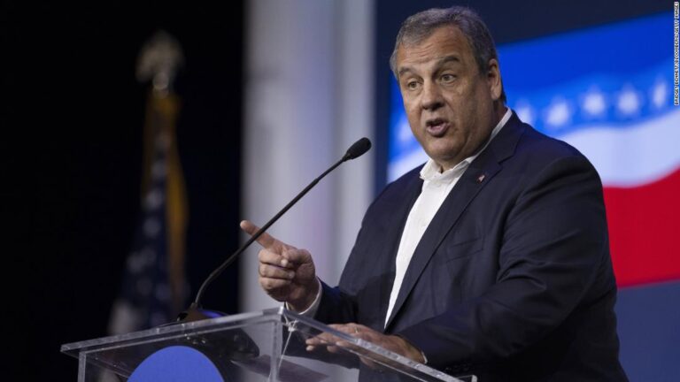 Chris Christie delivers tough message to Republican audience