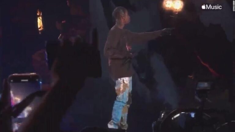 See the moment Travis Scott pauses Astroworld show after spotting ambulance