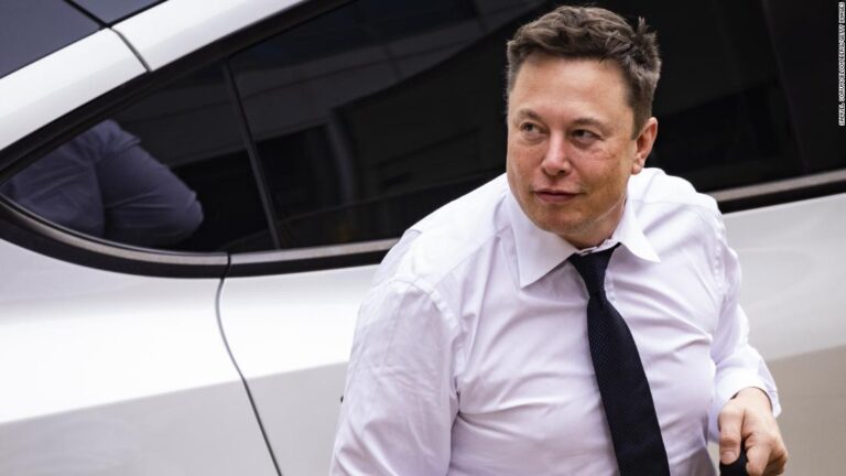 Elon Musk just sold 1 million Tesla shares to cover $1 billion in taxes