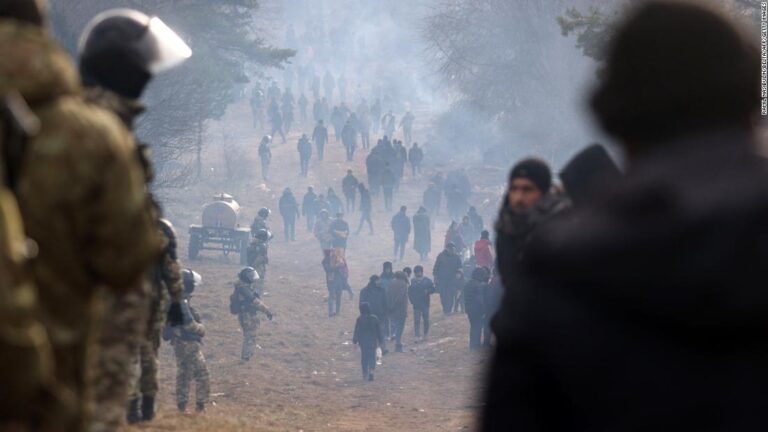 Russia has ‘nothing to do with’ Poland-Belarus border crisis, Putin insists