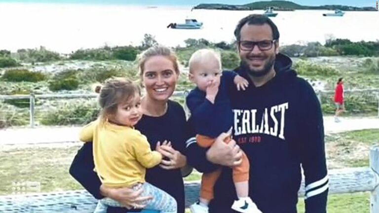 Family rescued after days stranded in Australian desert