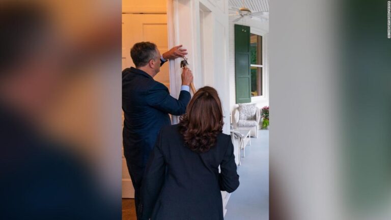 VP Kamala Harris and Doug Emhoff become first to affix a mezuzah on executive home