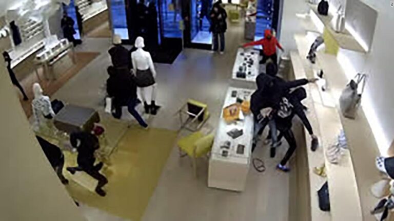 Video shows mob stole $100K of merchandise from Louis Vuitton