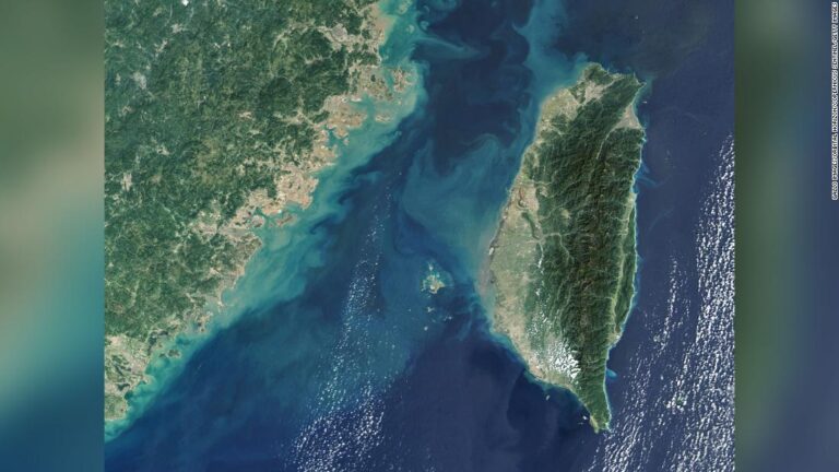 US warship again transits sensitive Taiwan Strait