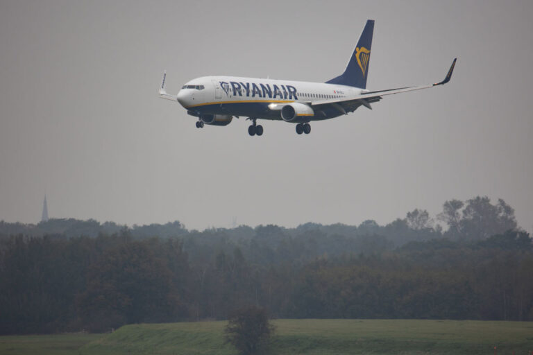Ryanair posts first quarterly profit since 2019, but sees annual loss