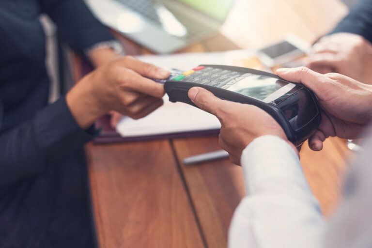 Weekly point-of-sale transactions fall 3.3% in Saudi Arabia