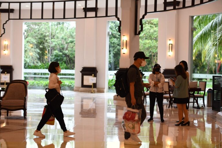 Vietnam’s resort island welcomes first tourists after nearly 2 years