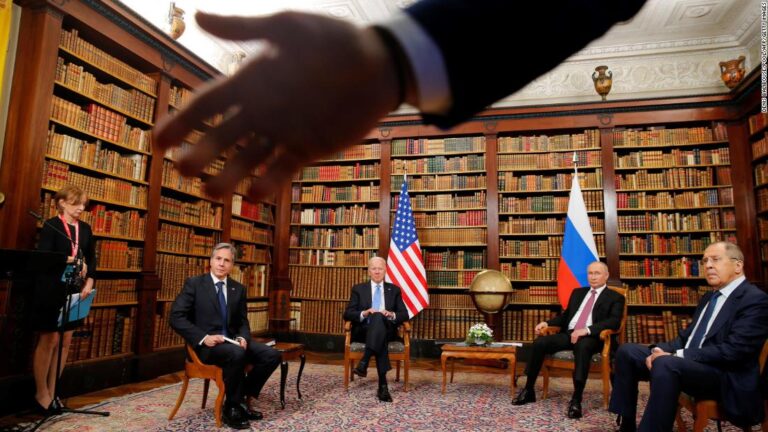 Biden hopes for Ukraine de-escalation in call with Putin