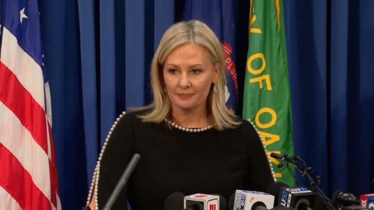 Hear texts sent by suspect’s mom days prior to the shooting