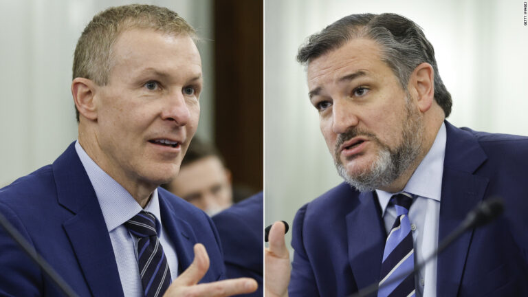 Ted Cruz lambasts United CEO at hearing over employee mandate
