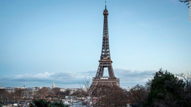‘We are seeing numbers that give you vertigo,’ French health chief says as Omicron surge smashes records