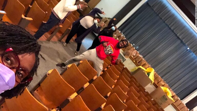 A teacher raised $100,000 to feed thousands of children over winter break