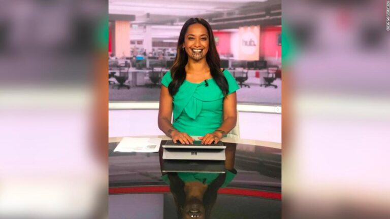 New Zealand journalist becomes first person with Māori facial markings to present primetime news