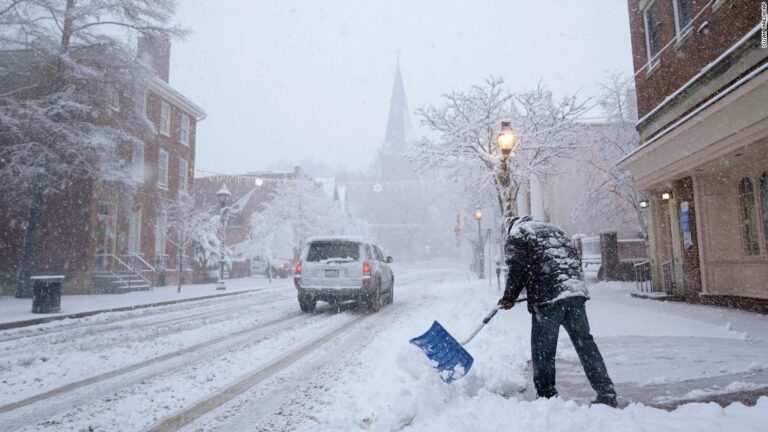 Washington, DC, sees record-setting snow