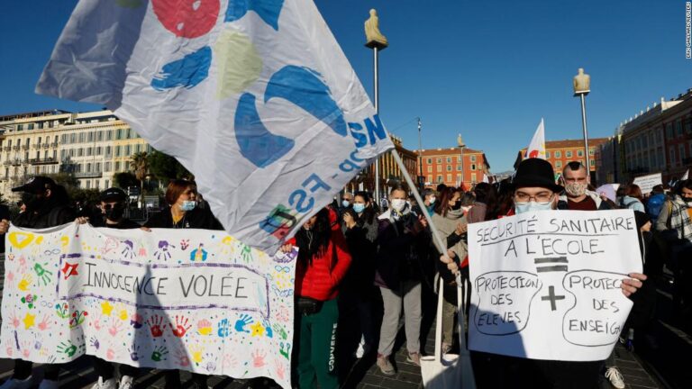French teachers strike in protest at Covid-19 school protocols