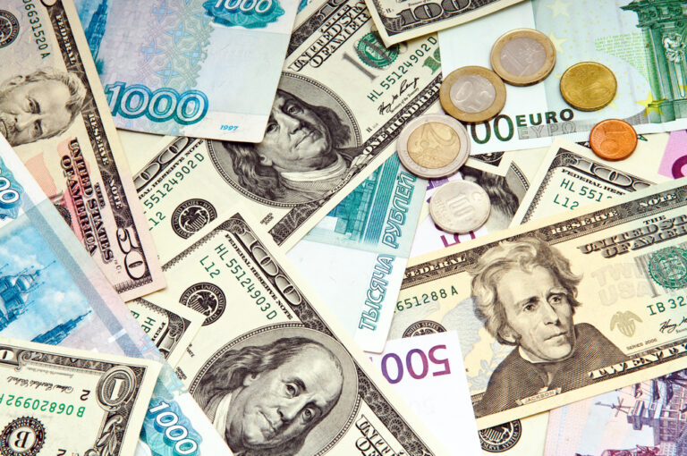 Saudi Arabia’s foreign currency reserves edge down 2% in December