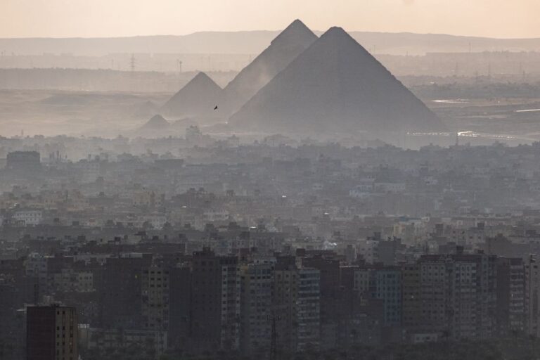 Egypt raises minimum wage to $172 for public sector employees