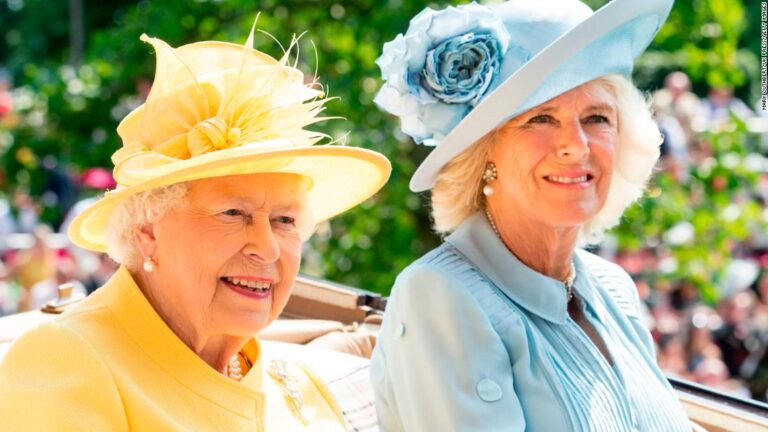 Elizabeth II uses Platinum Jubilee message to give blessing for Camilla to use title once destined for Diana