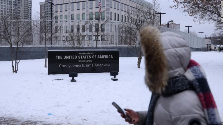 US orders staff to leave embassy in Kyiv