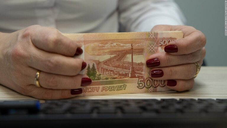 Russia faces financial meltdown as sanctions slam its economy